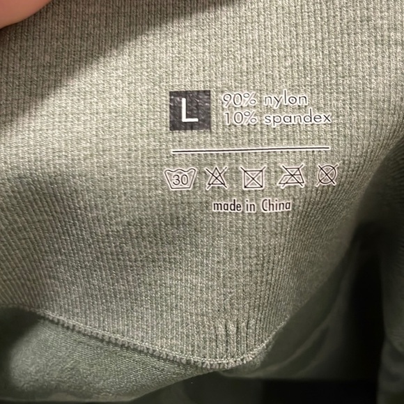 Camo High Waisted Scrunch Butt Leggings Size Large - Picture 3 of 7